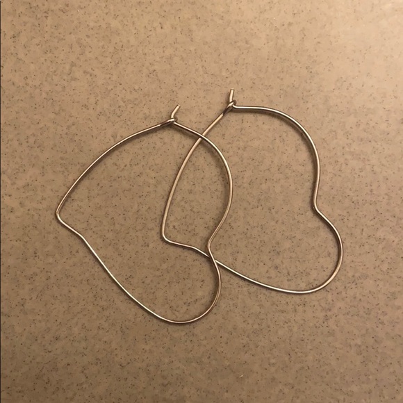 (CLOSET CLOSING FINAL SALE) NWOT Abstract Heart Hoop Earrings - Picture 2 of 3